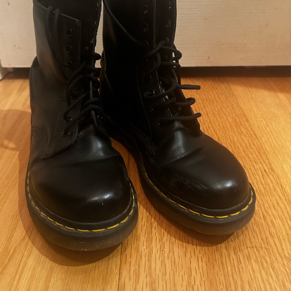 Dr Martens Genuine Leather